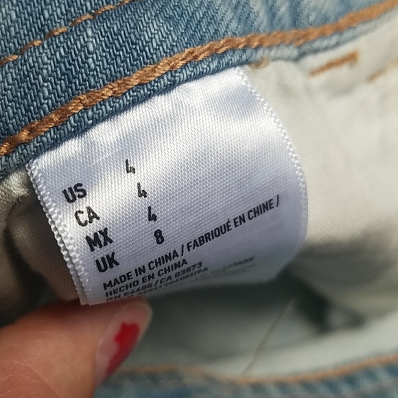 American Eagle light wash shorts - Picture 4 of 4